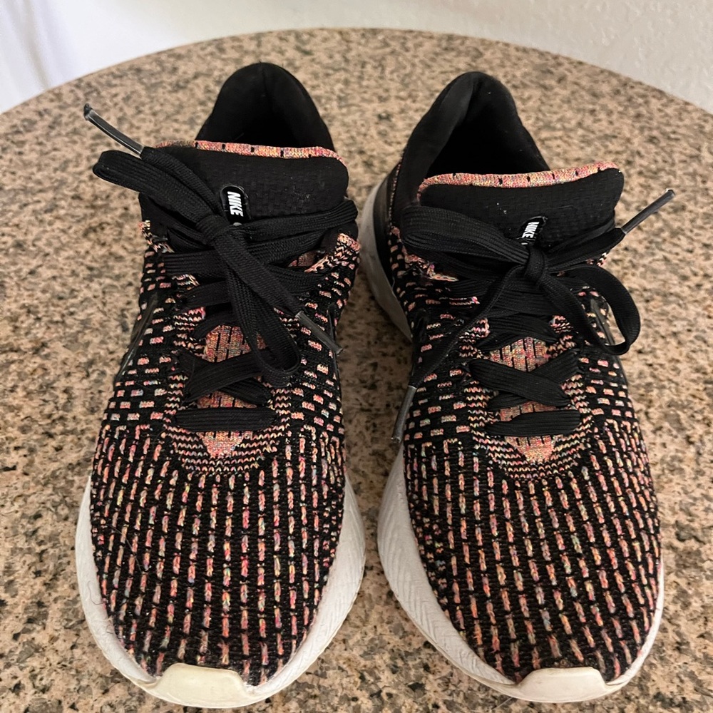 Nike Women’s Black & Pink Knit Running Shoes